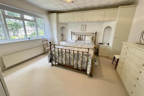 7. bed1.jpg