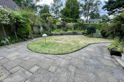 11. front garden.jpg