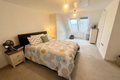 5. Bed 1.jpg