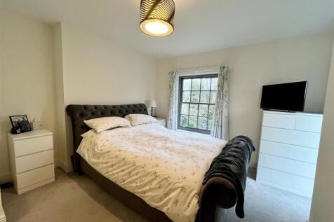 6. Bedroom1.jpg