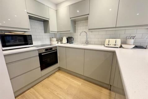 2. KITCHEN.jpg