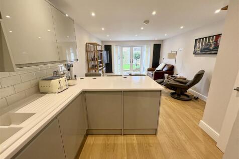 3. KITCHEN LOUNGE.jpg
