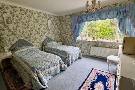 7. bed2.jpg