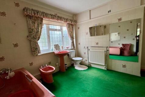 ensuite2.jpg