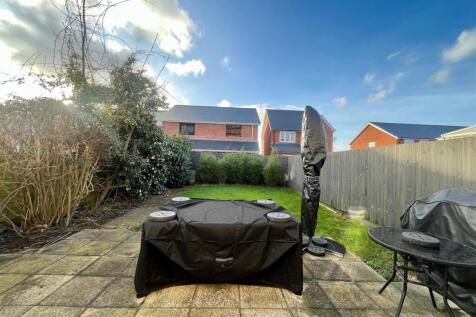 10. Rear garden.jpg