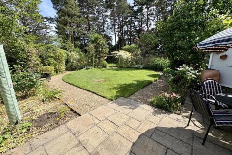 2. garden.jpg