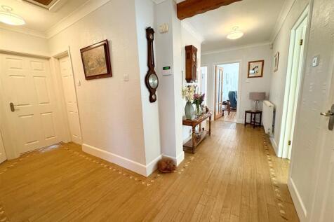 Hallway.jpg