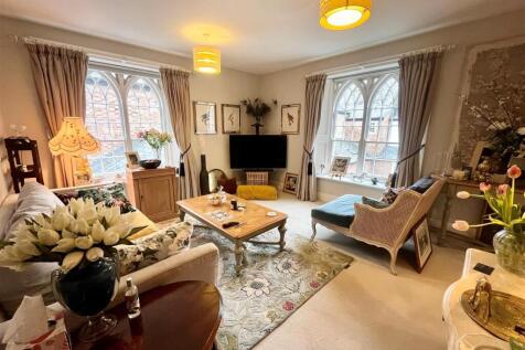 11. Living Room.jpg