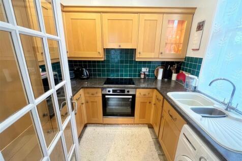 3. Kitchen.jpg