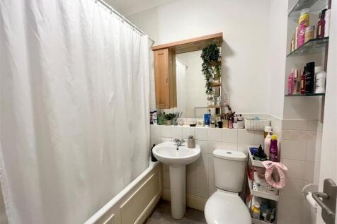 Bathroom.jpg
