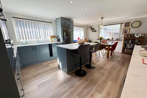 kitchen2.jpg