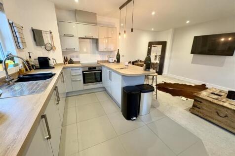 2. kitchen.jpg