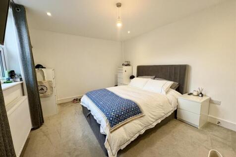 6. bed1.jpg