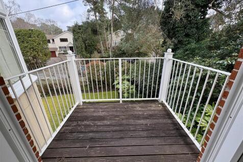 11. BALCONY.jpg