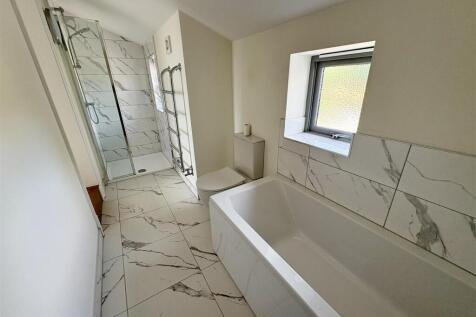 ensuite 2 b1.jpg
