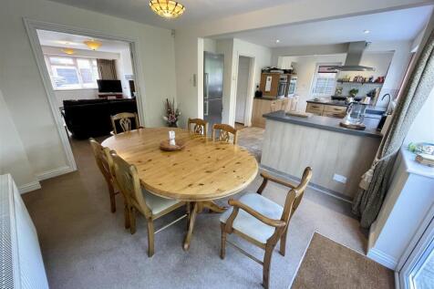 4. rd3E6UaOl06ImtjSps4whw.jpg