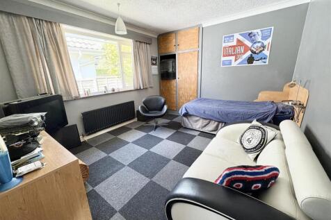 7. bed2.jpg