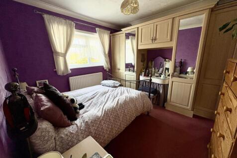 7. bed1.jpg