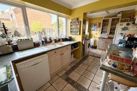 kitchen2.jpg