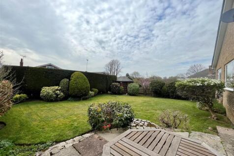 2. Garden 1.jpg