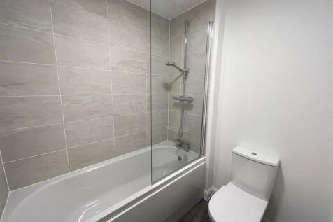 8. Bathroom.jpg