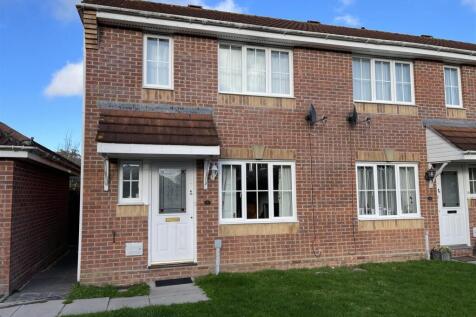 3 woodland close_front.jpg