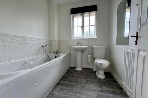 Bathroom_Main.jpg