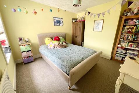 6. bed2b.jpg