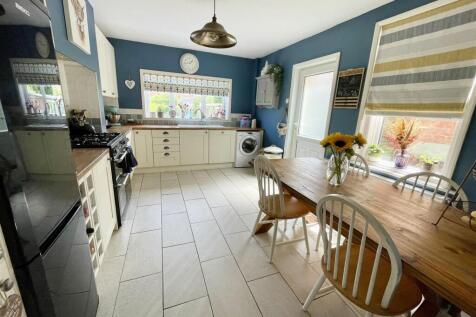 kitchen2.jpg