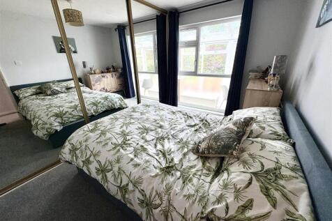 7. bed1.jpg