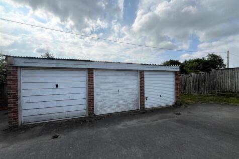 8. Garage.jpg