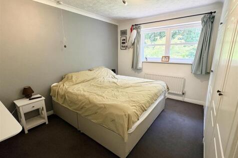 5. bed2.jpg