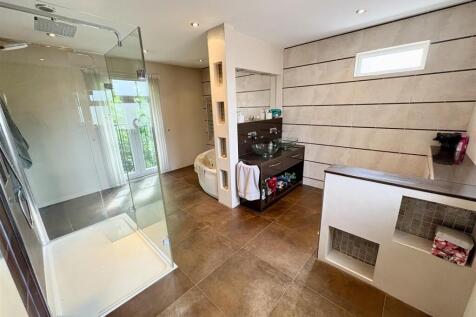 bathroom2.jpg