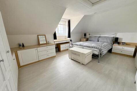 6. bed1.jpg