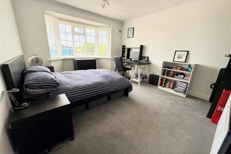 7. gf bedroom 2.jpg
