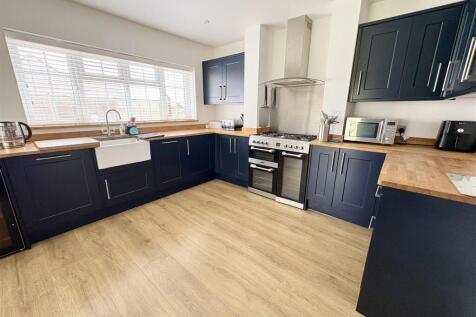 kitchen2.jpg