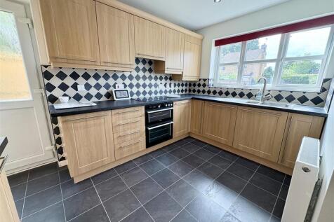 2. kitchen.jpg