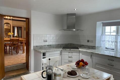 kitchen_2_uefx35.jpg