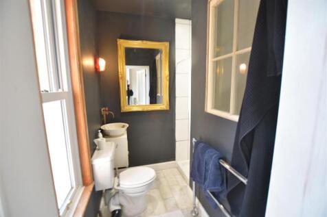 Ensuite 3.JPG