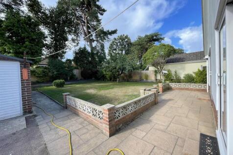 Rear garden 3.jpg