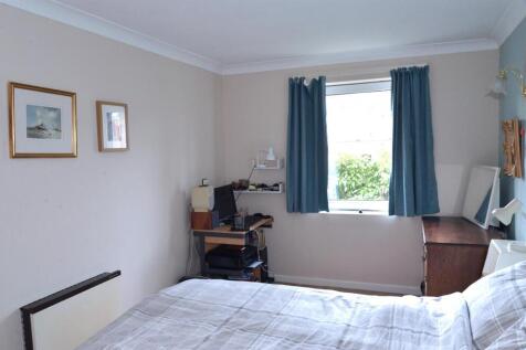 bedroom 23.jpg
