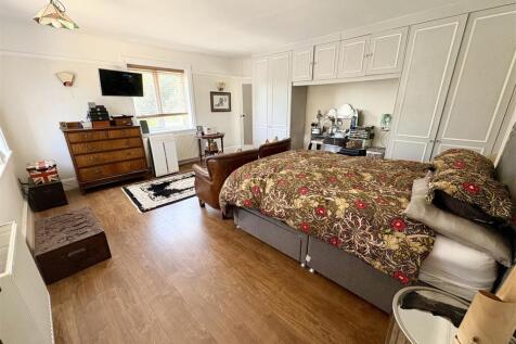 bed1.jpg