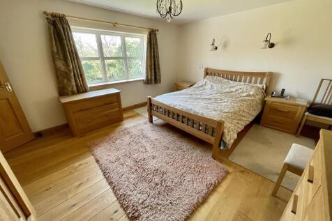 7. bed1b.JPEG