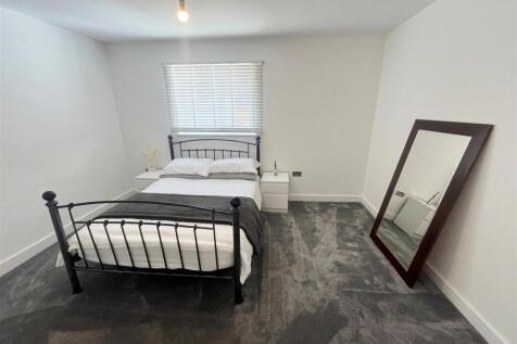 9. Bed 3.jpg