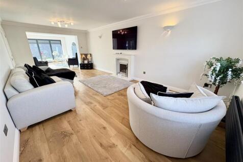 4. lounge.jpg
