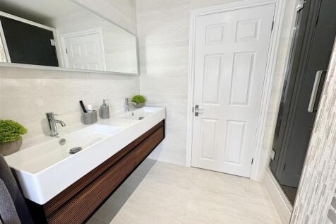 bathroom2.jpg