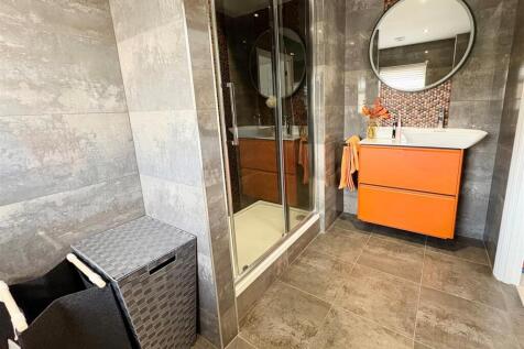 ensuite b1.jpg