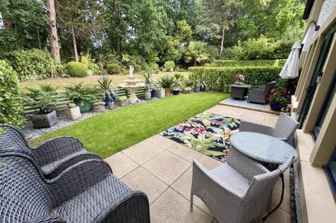 11. private patio garden.jpg