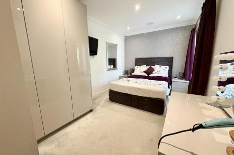 5. bed1.jpg