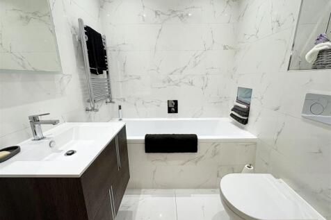 8. bathroom.jpg